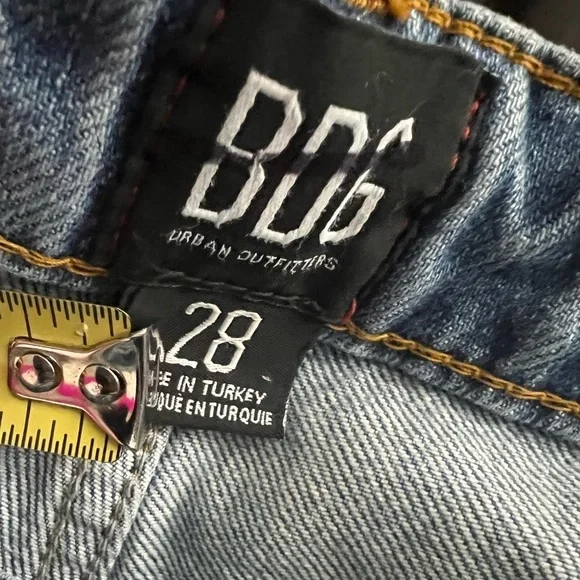 Urban Outfitters BDG Women’s High Rise Raw Hem Distressed Jeans - Picture 13 of 16